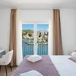 Senka - Four Bedroom Villa Rogotin