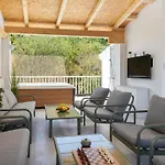 Senka - Four Bedroom Rogotin