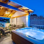 Senka - Four Bedroom Villa Rogotin
