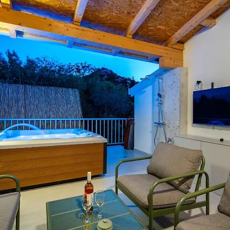 Senka - Four Bedroom Villa Rogotin