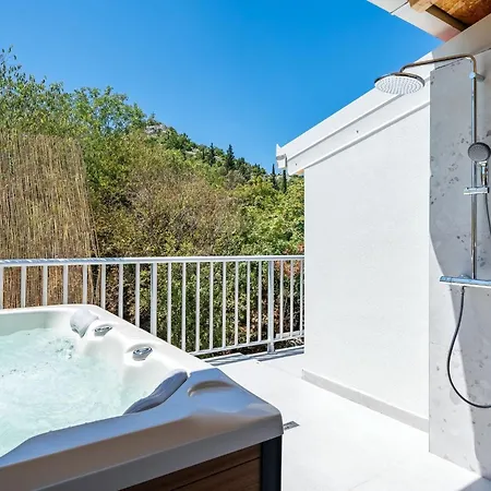 Villa Senka - Four Bedroom Rogotin