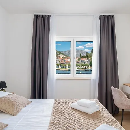 Senka - Four Bedroom * Rogotin