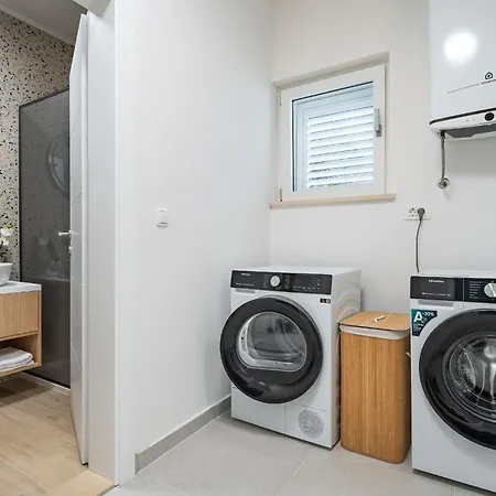 Senka - Four Bedroom Βίλα *