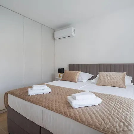 Senka - Four Bedroom Βίλα *